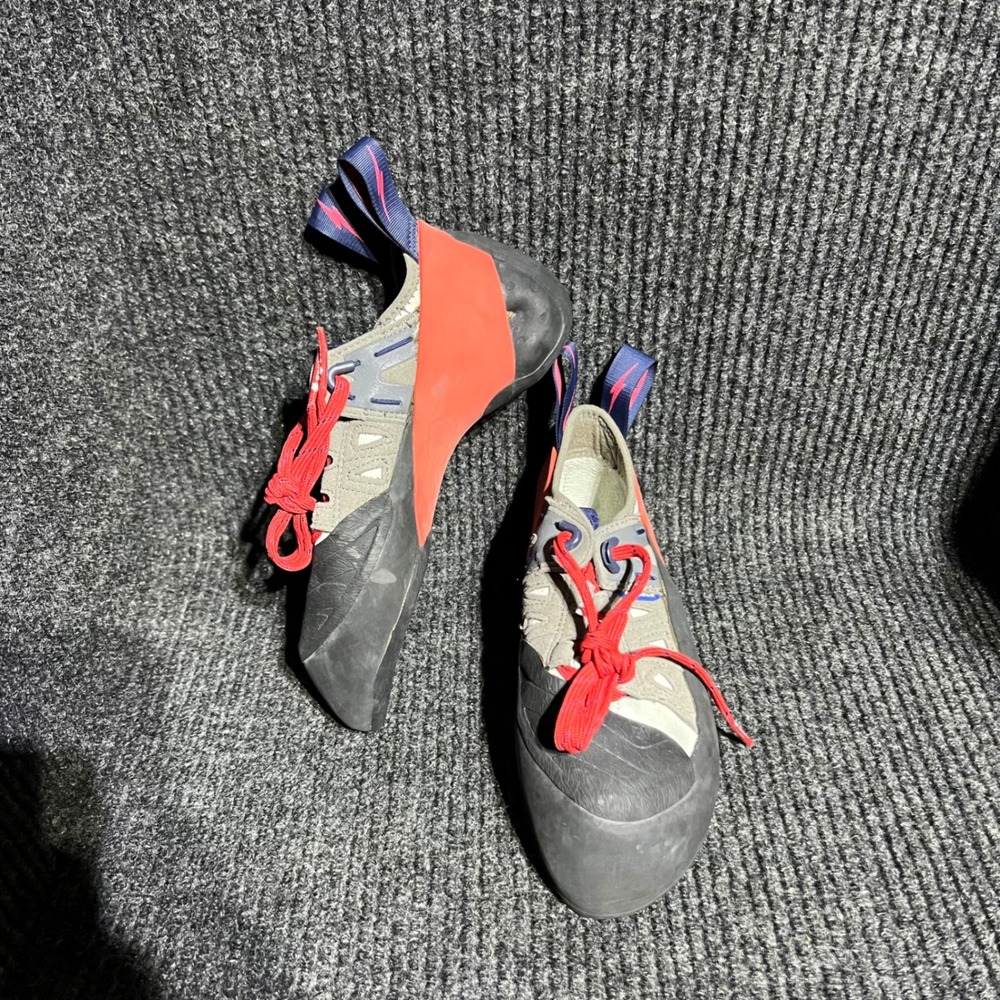 Evolv Oracle Climbing Shoes Womens 7.5 Grey Red Lace Up Technical Bouldering